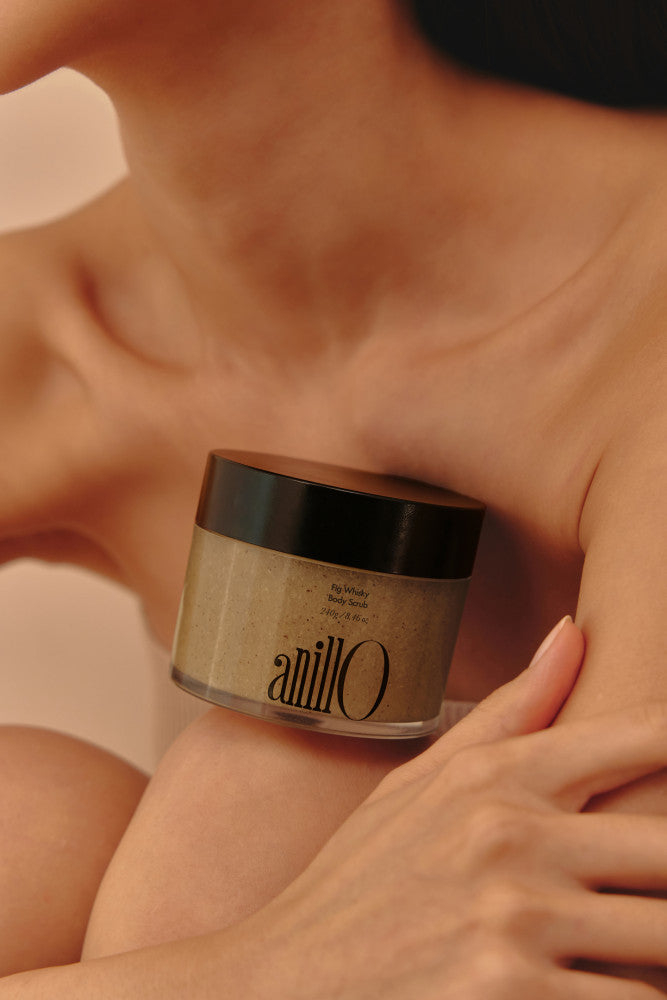 AnillO Fig Whisky kūno šveitiklis, 240 g